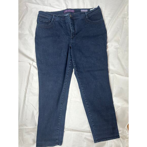 Lot of 4 Gloria Vanderbilt Jeans - Picture 16 of 16